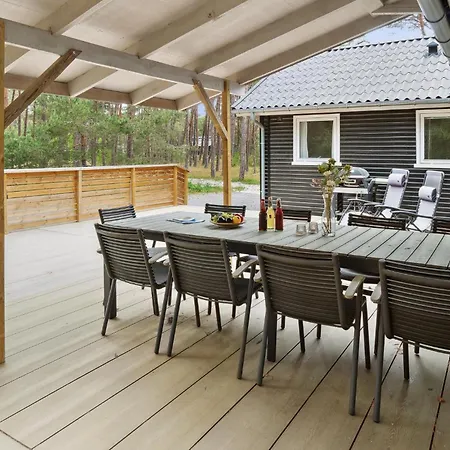 4 Bedroom In Nexo Holiday home Vester Somarken