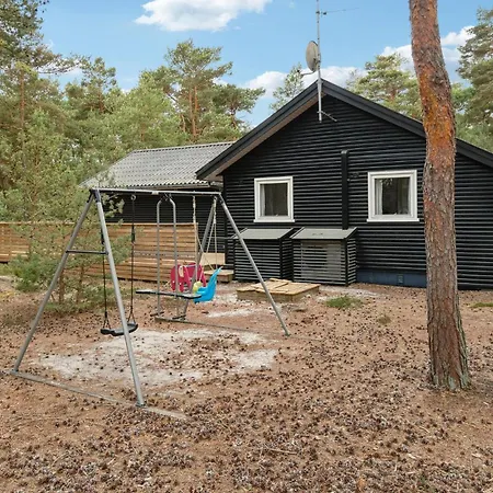 Ferienhaus Tolles Haus In Nexø Mit Innenpool Vester Somarken