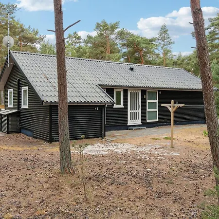 Tolles Haus In Nexø Mit Innenpool * Vester Somarken