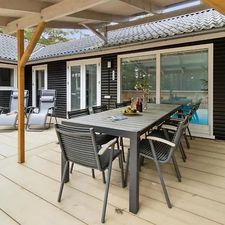 Holiday home 4 Bedroom In Nexo *