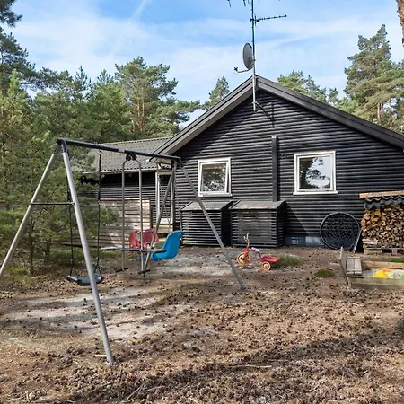 Ferienhaus Tolles Haus In Nexø Mit Innenpool